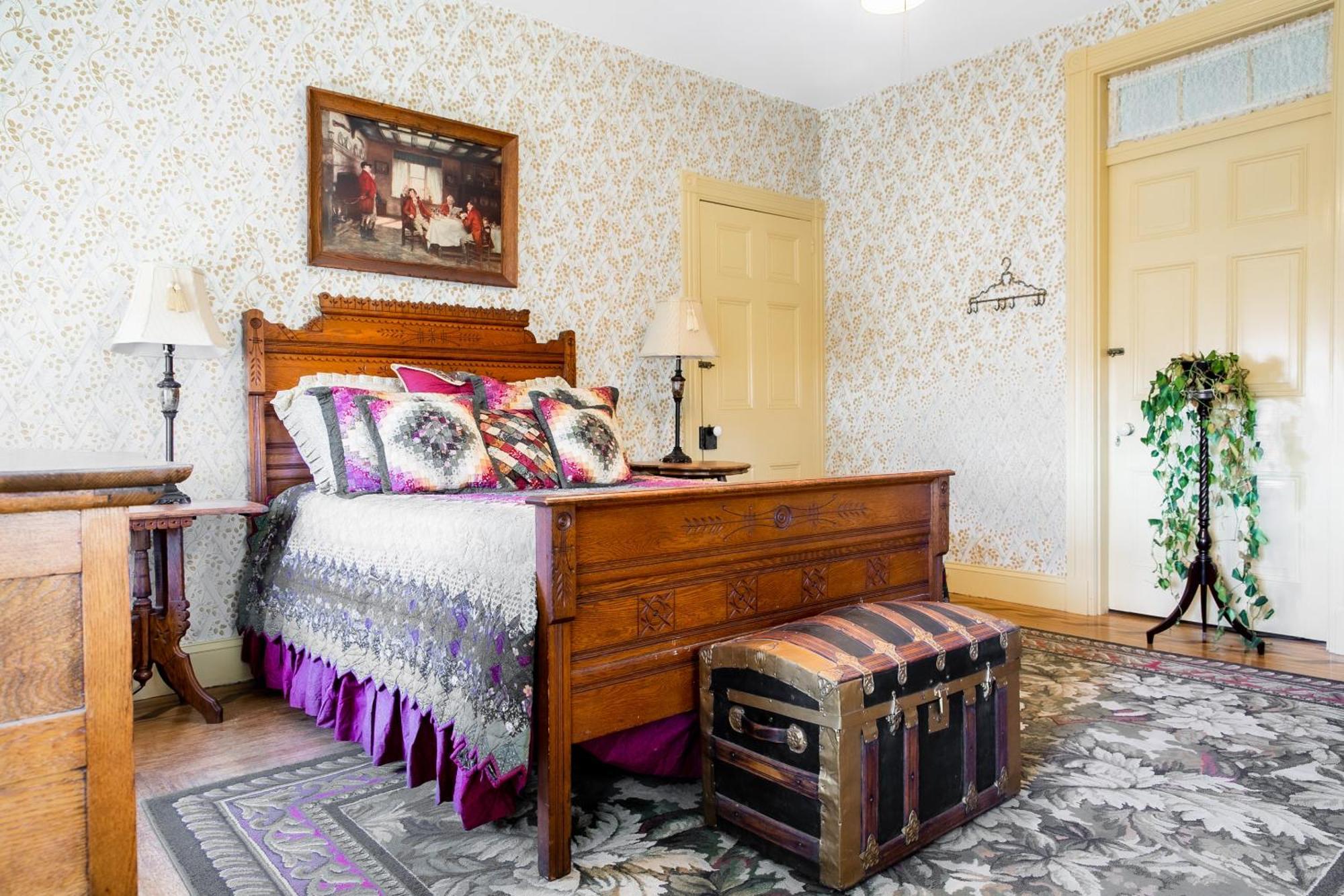 The Emig Mansion Bed & Breakfast York Room photo