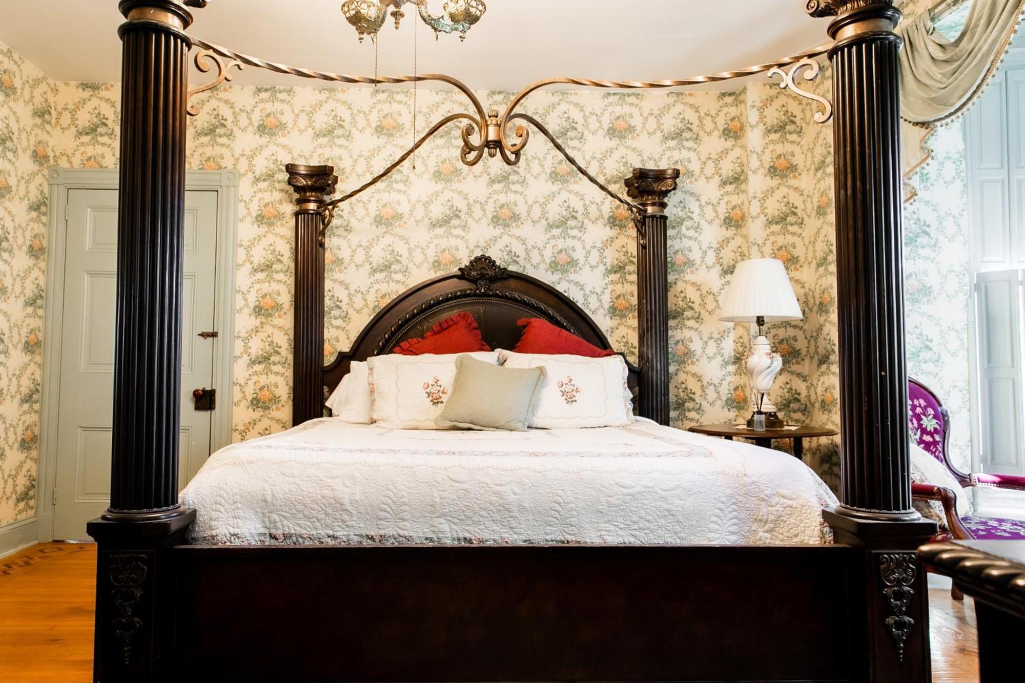 The Emig Mansion Bed & Breakfast York Room photo